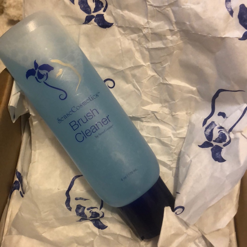 SeneGence Brush Cleaner